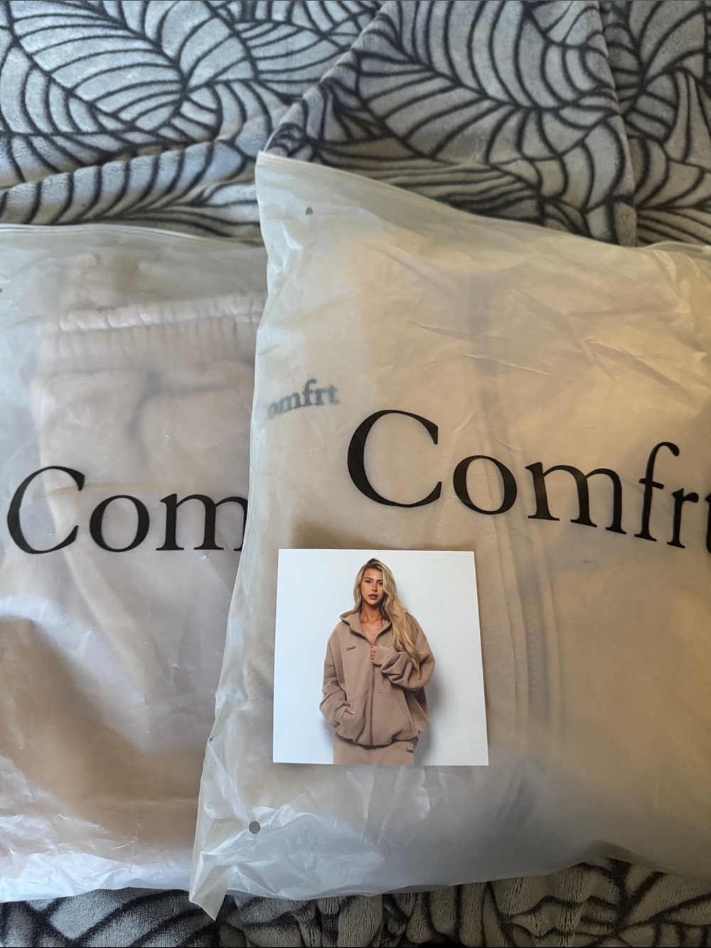 NWT Comfrt Zip Up Hoodie + Sweatpants Set - Latte, Size XL